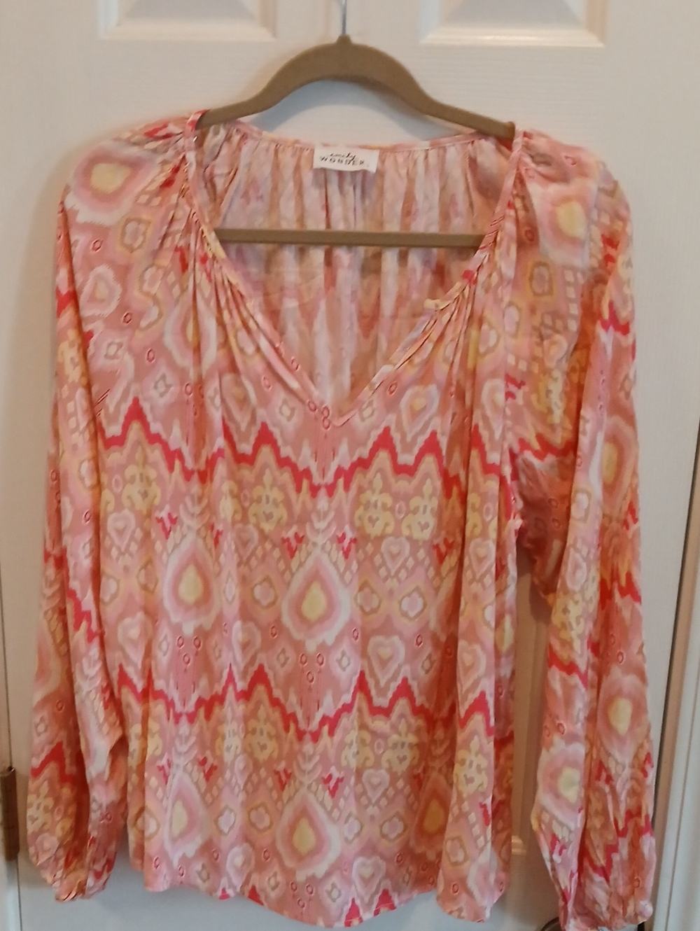 Emely Wonder Lightweight Pink Patterned V-Neck Women's Blouse Large